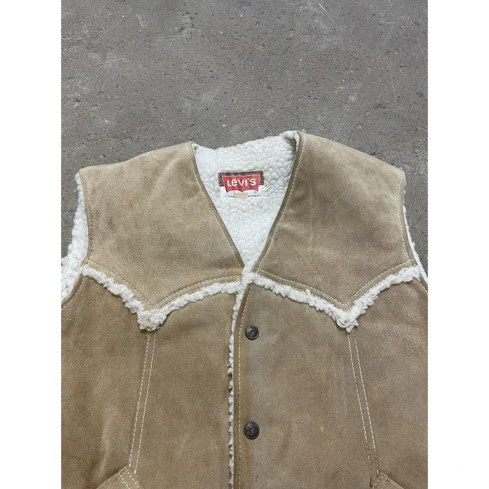 Vintage Levi's Vest‎ Mens Medium Beige Suede Sherpa Lined Western 60608-9724